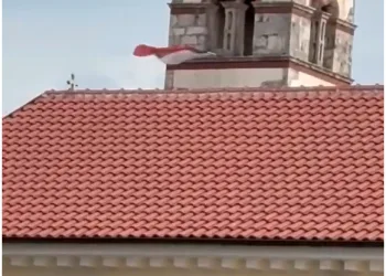 Preživjelo dijete iz masakra u Škabrnji o zastavi u Karinu i požarima: Što je ovo? Balvan revolucija 2.0?