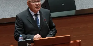 VIDEO Zastupnik Biloglav poručio kolegi Pupovcu: Kanadera ima dovoljno. Možda neće biti traktora…
