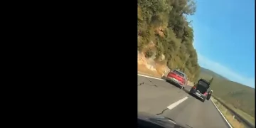 VIDEO Širi se snimka opasnog sukoba kod Labina: Krenuo prema drugom vozaču. Ovaj ga odbacio automobilom