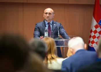 Anušić o naoružavanju i politici Srbije: Moramo izvještavati i upoznati naše partnere s tom situacijom kako bi izvršili politički pritisak na Srbiju