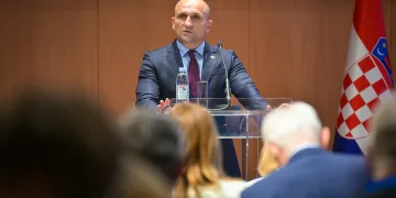 Anušić o naoružavanju i politici Srbije: Moramo izvještavati i upoznati naše partnere s tom situacijom kako bi izvršili politički pritisak na Srbiju