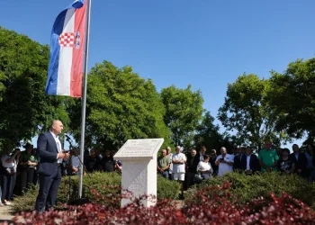 Anušić u Nemetinu: Patnju zatočenika srpskih logora ne smijemo zaboraviti. Ustrajati na odgovornosti Srbije…