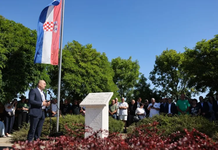 Anušić u Nemetinu: Patnju zatočenika srpskih logora ne smijemo zaboraviti. Ustrajati na odgovornosti Srbije…