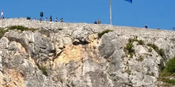 Ministar Šušnjar poručio Srbima: Ne obilazite kukavički okolo već se dogodine slobodno spustite u Knin…