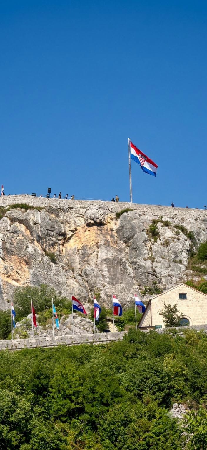 Ministar Šušnjar poručio Srbima: Ne obilazite kukavički okolo već se dogodine slobodno spustite u Knin…