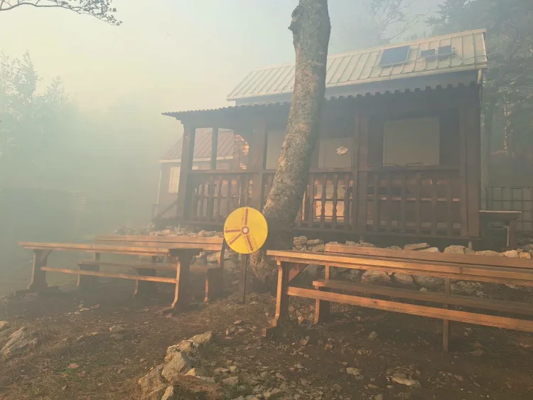 Dalmacija u požarima: Hrvatska vojska prvi put ovog ljeta šalje kopnene snage na požarište