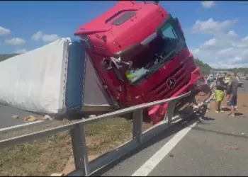 Teška prometna nesreća na A1: Kolona prema Zagrebu 33 km duga. Prema jugu 16 km…