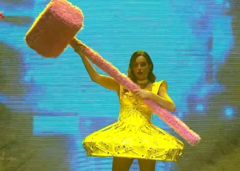 VIDEO Severina poziva na prosvjed za Liku: Otac Andreja Plenkovića je bio u partiji. Moj nije. Plenković je u svojoj  maturskoj radnji citirao Karla Marxa i Edvarda Kardelja
