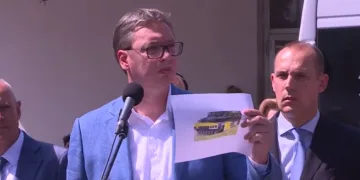 Šušnjar objasnio Vučiću da Srbi nisu bježali na tenkovima nego traktorima. Na traktoru je bio i američki veleposlanik. Nije na tenku…