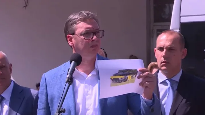 Šušnjar objasnio Vučiću da Srbi nisu bježali na tenkovima nego traktorima. Na traktoru je bio i američki veleposlanik. Nije na tenku…