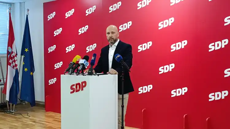 Zmajlović žestoko napao Plenkovića zbog otpada u Gospiću: Mora podnijeti ostavku
