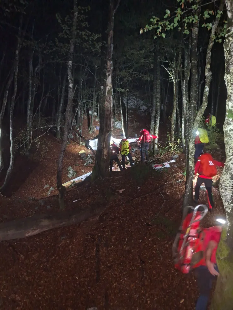 FOTO Tragedija na Velebitu: U Paklenici pronađen srušeni ultralaki zrakoplov. Poginule dvije osobe