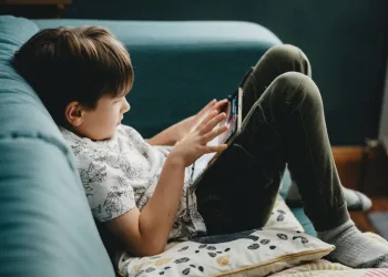 Djeca mlađa od 13 godina mogla bi ostati bez društvenih mreža: EU želi nova pravila
