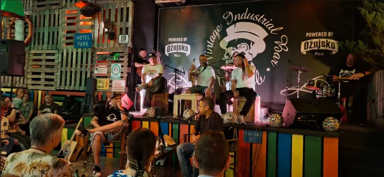 VIDEO Dubioza Kolektiv rasplesala Vintage na promociji audio knjige Moje dubioze: Publika pjevala iz sveg srca