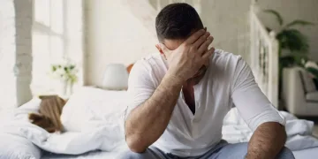 Ne možete zaspati? Stručnjaci upozoravaju na grešku koju radimo čim legnemo u krevet
