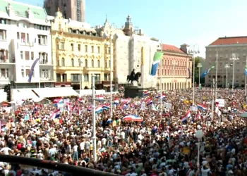 VIDEO Prosvjed Hodaj za Liku: Ovo je za našu djecu i unuke. Lagali su pred nama…