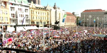 VIDEO Prosvjed Hodaj za Liku: Ovo je za našu djecu i unuke. Lagali su pred nama…