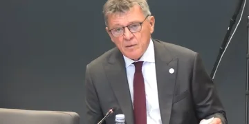 VIDEO Burno na odboru. Orešković o Turudiću: HDZ mu drži lojtru na saborskim raspravama: Turudić Grmoji: Smatrate se malim bogom