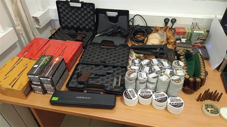Pucao u Solinu pa porekao. Evo što mu je sve policija pronašla kod kuće