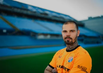 Dominik Kotarski novi je vratar Dinama: Napokon sam doma. Dinamo se ne odbija