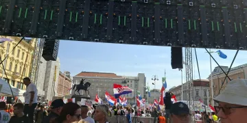 VIDEO Prosvjed Hodaj za Liku: Ovo je za našu djecu i unuke. Lagali su pred nama…