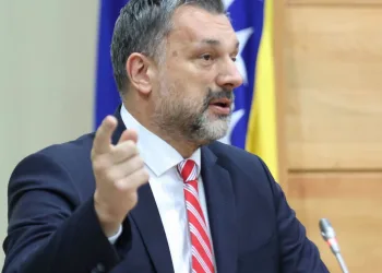 Konaković protjerao dvojicu srbijanskih diplomata iz BiH: S ovakvom Srbijom nećemo potpisivati prazne papire