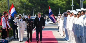 Milanović opleo po Plenkoviću: Mornarica je u hrvatskom identitetu i tradiciji. Nije dobila ništa…