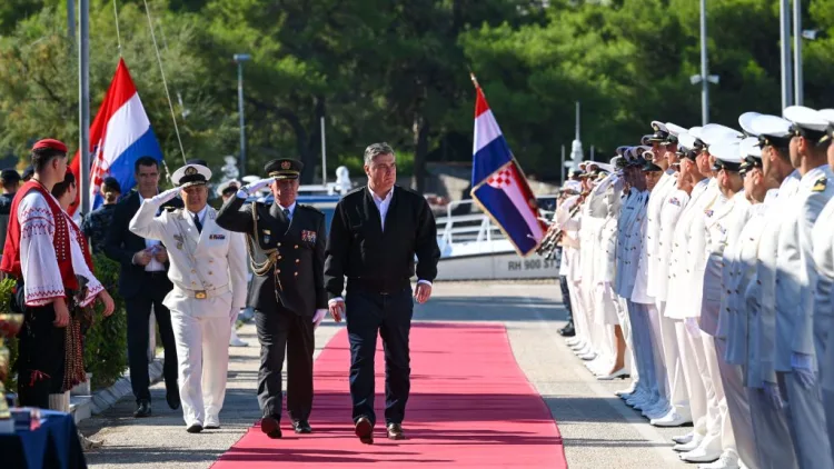 Milanović opleo po Plenkoviću: Mornarica je u hrvatskom identitetu i tradiciji. Nije dobila ništa…
