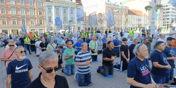 VIDEO Muškarci ponovno molili krunicu na Trgu bana Jelačića