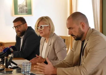 Rinčić podnijela kaznenu prijavu protiv Obersnela: Šteta za Rijeku mogla bi biti višemilijunska