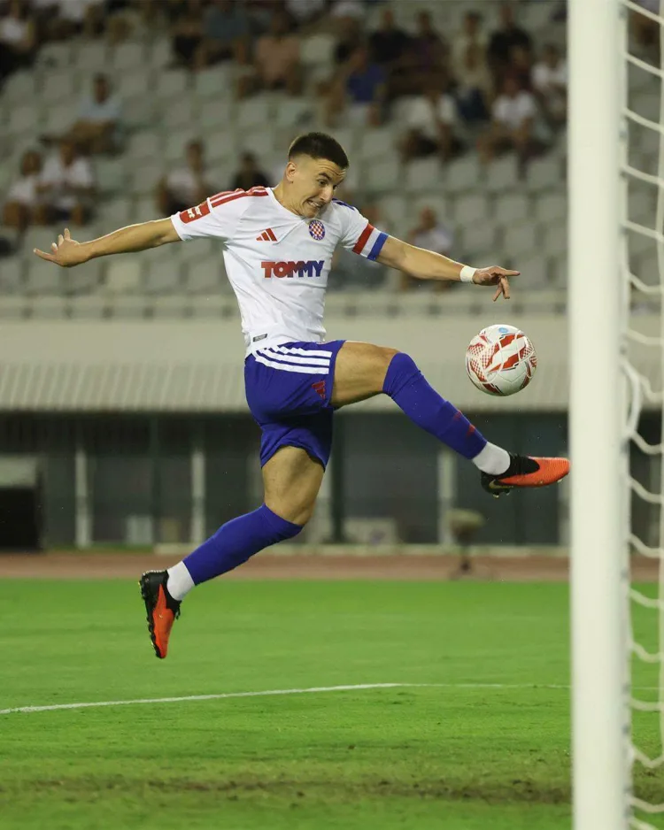 Hajduk pobijedio Slaven i zasjeo na čelo HNL-a