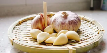 Svi bježe od njegova mirisa, a vrijedi zlata: Saznajte zašto je češnjak toliko zdrav i isprobajte recept za finu juhu koja grije tijelo i dušu!