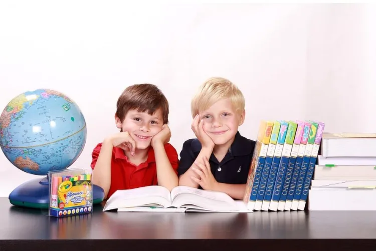 Godinama su gurali tablete u škole, a sada se vraćaju knjigama: Mijenja li se sve i u Hrvatskoj?