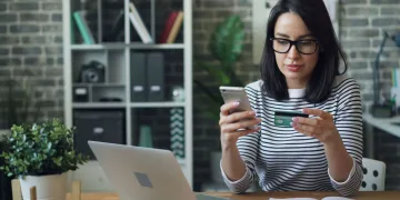Znate li kakve sve neobične stvari ljudi kupuju preko interneta? Neke će vas nasmijati, a neke iznenaditi!