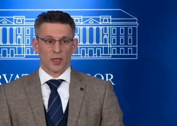 Petrov o sukobu Penave i Božinovića: Upozorio sam ih što se dogodi kad plešu s HDZ-om.  Sad neka uživaju…