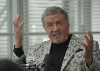 VIDEO Sylvester Stallone nazvao se idiotom i žali zbog opasnih vratolomija: Nakon snimanja završio je na čak devet operacija leđa