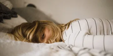 Nekad ste spavali do podneva, a sada ste budni u šest? Evo što se događa s godinama