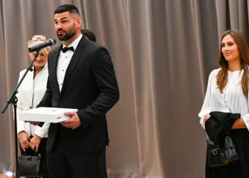 Milanović odlikovao Filipa Hrgovića Redom kneza Trpimira: Najviše volim pričati o boksu i još s Predsjednikom!
