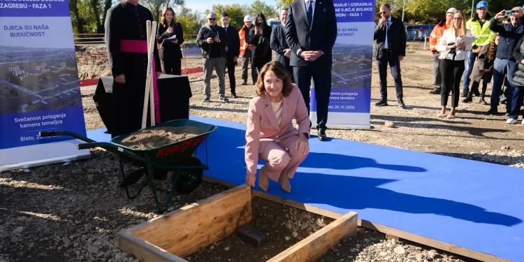 VIDEO Položen kamen temeljac Nacionalne dječje bolnice u Blatu: Projekt vrijedan 237.5 milijuna eura ulazi u novu fazu