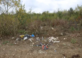 Opasni otpad zatrpavali u tlo u zoni vodocrpilišta kod Velike Kosnice i napravili brdo: Uhićeni muškarci od 50 i 87 godina