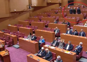 FOTO HDZ: Ovakva ljevica sigurno će izgubiti izbore! Ovo je Plenkovićeva reakcija na Mostovo okretanje leđa