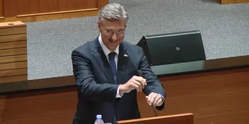 FOTO HDZ: Ovakva ljevica sigurno će izgubiti izbore! Ovo je Plenkovićeva reakcija na Mostovo okretanje leđa