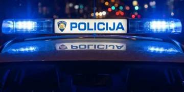Policija spriječila sukob navijača na autocesti A8: Maskirane osobe napale navijače iz Pule