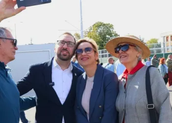 VIDEO Tomašević otvorio cestu koja ne ide tamo kamo bi trebala i kritizirao državu: Oni kasne dvije godine najmanje….